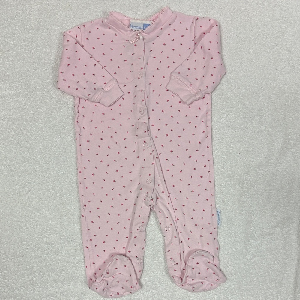 Vitamins Baby Pink rosebud cotton snap Footie vintage 6/9m